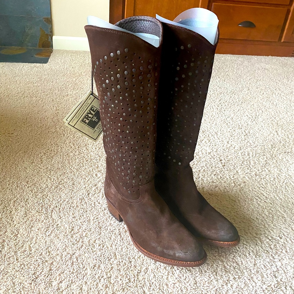 RARE NEW Frye Deborah Lace Up Stud Western Cowboy Boot, Chocolate Brown, Sz 8